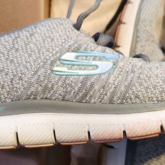 Womens skechers - Picture 1 of 3